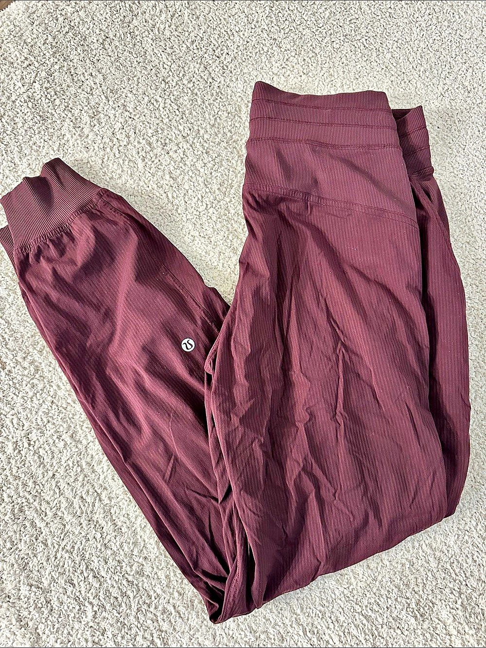 Lululemon Athletic Joggers Size 6 Maroon